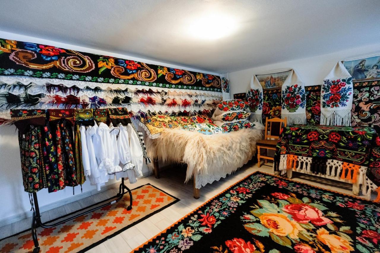 Pensiunea Hai In Maramures Birsana Ngoại thất bức ảnh