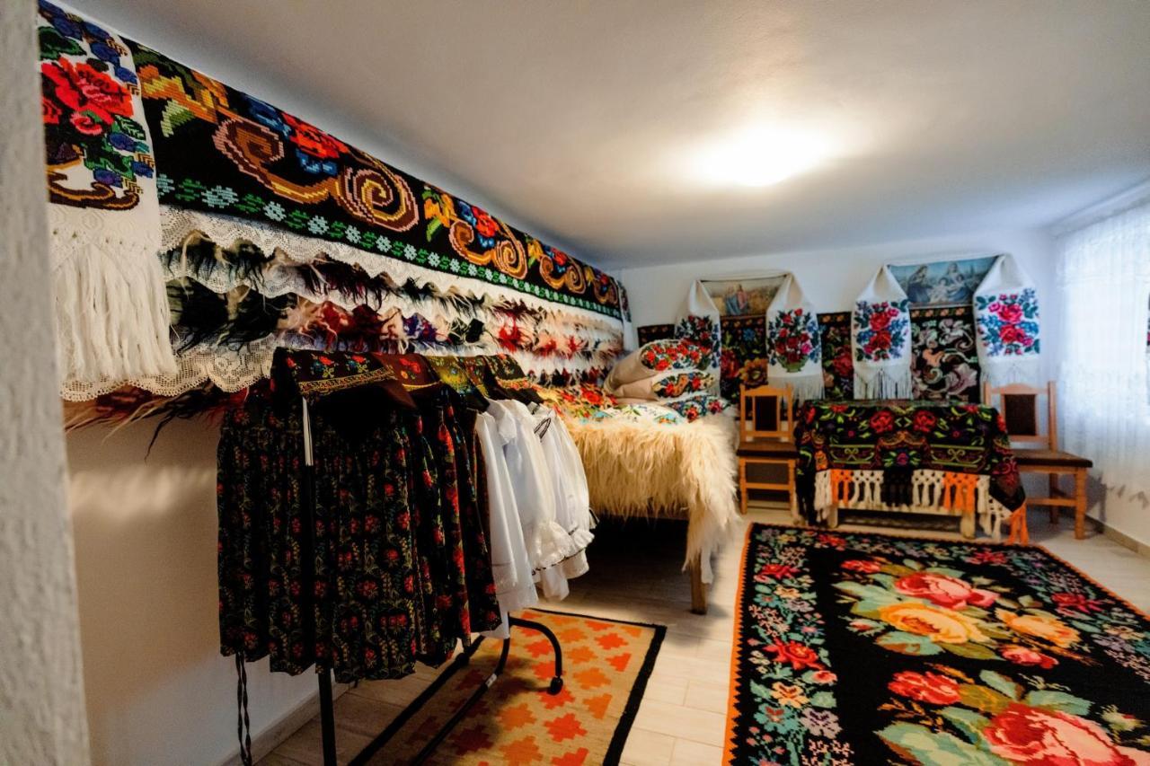 Pensiunea Hai In Maramures Birsana Ngoại thất bức ảnh