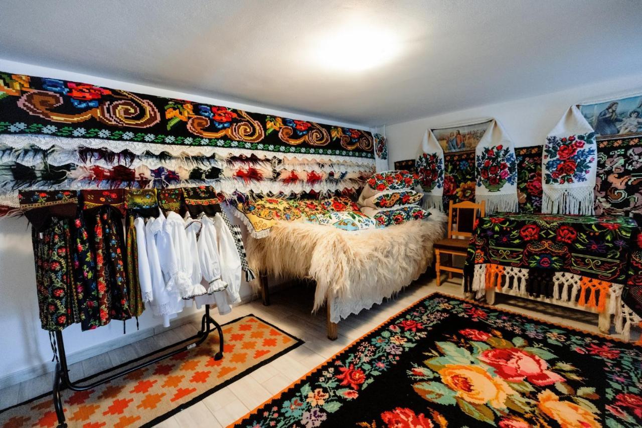 Pensiunea Hai In Maramures Birsana Ngoại thất bức ảnh